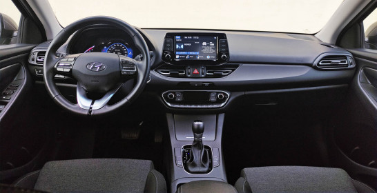 Hyundai i30 Fastback turbo 48V Hybrid caroto mini test 2022 (19)