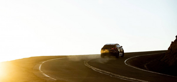 Lamborghini takes SUV record at Pikes Peak with the new Urus (1)