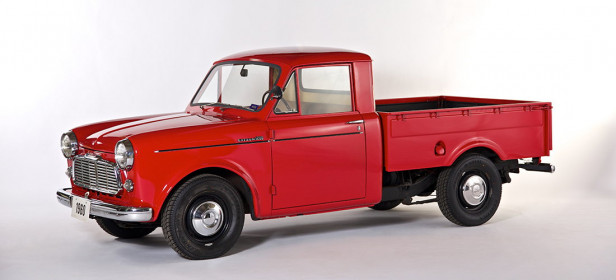 In 1958 the Datsun 220 truck was exhibited at the Los Angeles Auto Show, with American exports beginning soon after.