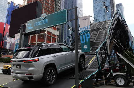 The Jeep® Grand Cherokee 4xe, in all-electric mode, takes on Cam