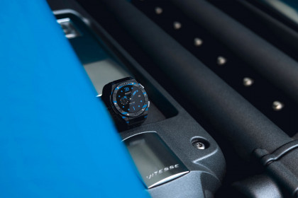 2022-Bugatti-Carbone-Limited-Edition-Smartwatch-1