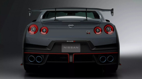 2024-Nissan-GT-R-11