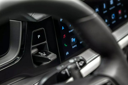 2024-Porsche-Cayenne interior (6)