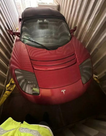 Tesla-Roadster-Shipping (12)