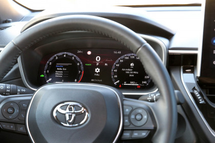 Toyota-Corolla-Cross-Hybrid-caroto-test-drive-2023-76