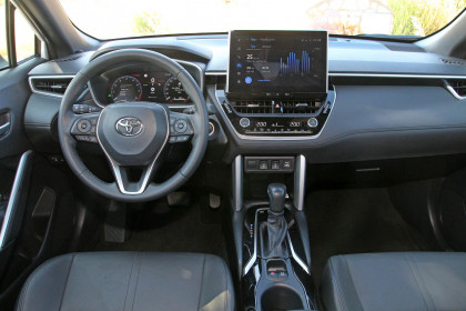 Toyota-Corolla-Cross-Hybrid-caroto-test-drive-2023-79