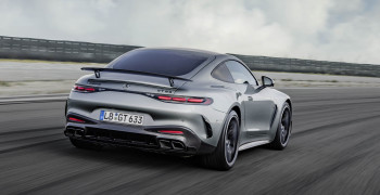 Mercedes-AMG GT 63 4MATIC+ (Kraftstoffverbrauch kombiniert: 14,1 l/100 km, CO2-Emissionen kombiniert 319 g/km) Exterieur: AMG Aerodynamik-Paket, Hightechsilber metallic; Interieur: Leder Nappa schwarz;Kraftstoffverbrauch kombiniert: 14,1 l/100 km, CO2-Emissionen kombiniert 319 g/km*
Mercedes-AMG GT 63 4MATIC+ (combined fuel consumption, weighted: 14,1 l/100 km; combined CO2 emissions, weighted: 319 g/km) exterior: AMG Aerodynamic package, hightechsilver metallic; interior: leather nappa black;Combined fuel consumption, weighted: 14,1 l/100 km; combined CO2 emissions, weighted: 319 g/km*