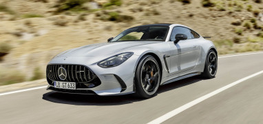 Mercedes-AMG GT 63 4MATIC+ (Kraftstoffverbrauch kombiniert: 14,1 l/100 km, CO2-Emissionen kombiniert 319 g/km) Exterieur: AMG Aerodynamik-Paket, Hightechsilber metallic; Interieur: Leder Nappa schwarz;Kraftstoffverbrauch kombiniert: 14,1 l/100 km, CO2-Emissionen kombiniert 319 g/km*
Mercedes-AMG GT 63 4MATIC+ (combined fuel consumption, weighted: 14,1 l/100 km; combined CO2 emissions, weighted: 319 g/km) exterior: AMG Aerodynamic package, hightechsilver metallic; interior: leather nappa black;Combined fuel consumption, weighted: 14,1 l/100 km; combined CO2 emissions, weighted: 319 g/km*