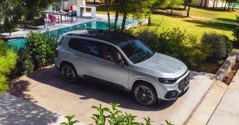 Der neue elektrische Mercedes-Benz GLB. Hightechsilber.
The all-new electric Mercedes-Benz GLB. High-tech silver.