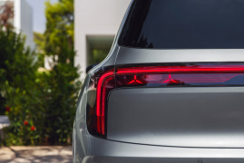 Der neue elektrische Mercedes-Benz GLB. Hightechsilber.
The all-new electric Mercedes-Benz GLB. High-tech silver.