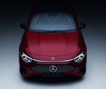 Mercedes-Benz CLA der Baureihe 174. Produktion seit 2025. Fahrzeug aus dem Jahr 2025. Studioaufnahme von vorn aus dem Jahr 2025.
Mercedes-Benz CLA from the 174 series. In production since 2025. Vehicle from 2025. Studio shot from the front, taken in 2025.