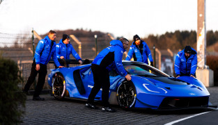 The Ford GT Mk IV driven by Frédéric Vervisch lapped the Nürburgring Nordschleife in 6:15.977 — setting a new record as the fastest American OEM. License valid for earned editorial, press releases, press kits. All non-broadcast digital and online media Region: Global. This content is solely for editorial use and for providing individual users with information. Any storage in databases, or any distribution to third parties within the scope of commercial use, or for commercial use is permitted with written consent from Ford in Europe GmbH only.